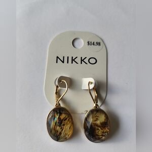 3/$20💗NIKKO Oval Abalone Shell Earrings